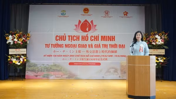 Bà Trịnh Thị Mai Phương, Tổng Lãnh sự Việt Nam tại Fukuoka phát biểu khai mạc chương trình. (Ảnh: TTXVN)