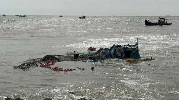 Tàu cá bị chìm vào ngày 11/11.