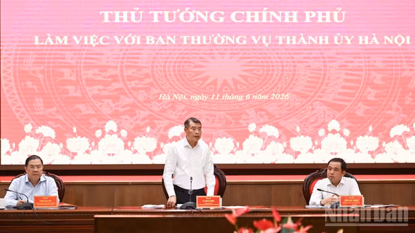 Thủ tướng Lê Minh Hưng phát biểu chỉ đạo tại cuộc làm việc với Ban Thường vụ Thành ủy Hà Nội.