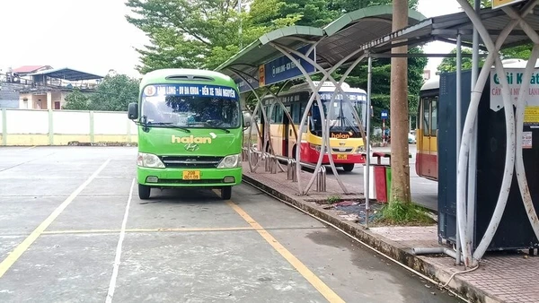 Giá xăng, dầu tăng cao, nhưng Công ty cổ phần Thương mại và Du lịch Hà Lan chấp nhận bù lỗ để phục vụ nhân dân.