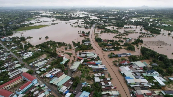 Xã Hồng Sơn có nhiều nhà bị ngập sâu.