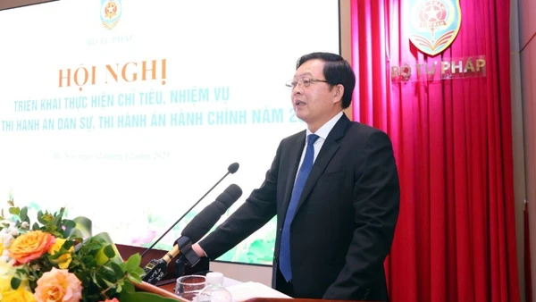 Phó Thủ tướng Chính phủ Hồ Quốc Dũng phát biểu chỉ đạo tại hội nghị. (Ảnh: TL)