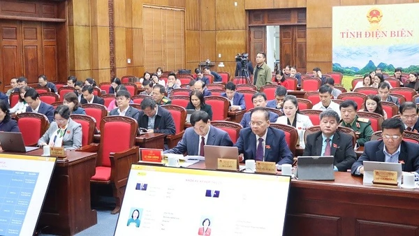 Đại biểu Hội đồng nhân dân tỉnh Điện Biên dự kỳ họp thứ 25, được tổ chức sáng ngày 25/12.