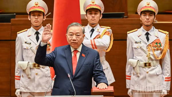 Tổng Bí thư Tô Lâm tuyên thệ nhậm chức Chủ tịch nước Cộng hòa xã hội chủ nghĩa Việt Nam nhiệm kỳ 2026-2031.