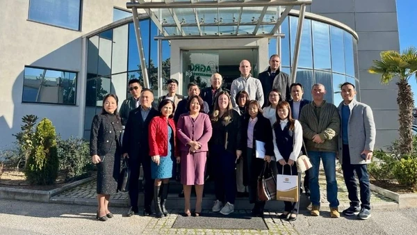 Đại sứ Phạm Thị Thu Hương cùng cán bộ Đại sứ quán Việt Nam tại Hy Lạp và đại diện doanh nghiệp Hy Lạp tham dự các hoạt động kết nối. (Ảnh: Đại sứ quán Việt Nam tại Hy Lạp)