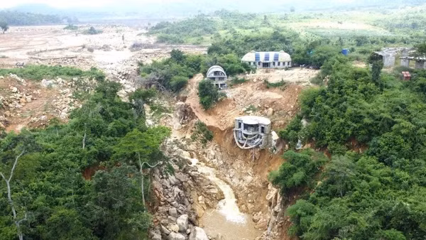 Hồ chứa nước của Trang trại Việt.