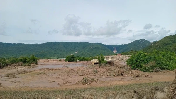 Hiện trường xảy ra tràn nước tại xã Tuy Phong.