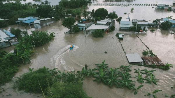 Mưa lũ gây ngập ở tỉnh Lâm Đồng vào đầu tháng 11/2025. (Ảnh THANH HẢI)