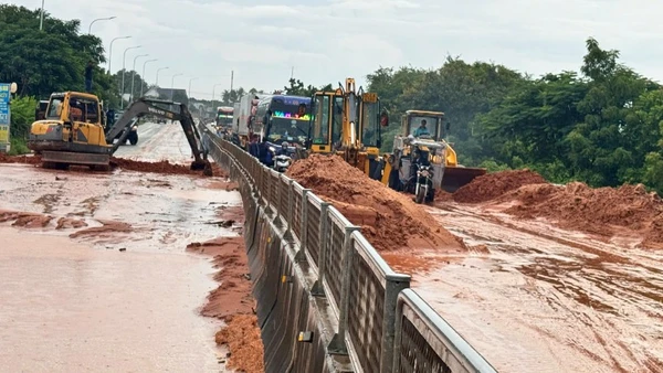 Hiện trường vụ cát tràn.