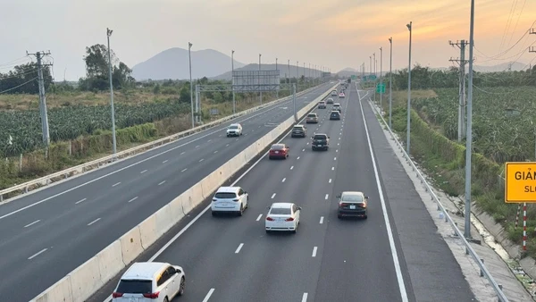Cao tốc Phan Thiết-Dầu Giây.