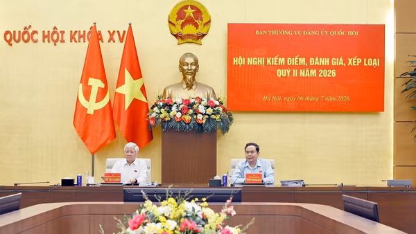 Đồng chí Trần Thanh Mẫn, Ủy viên Bộ Chính trị, Bí thư Đảng ủy Quốc hội, Chủ tịch Quốc hội chủ trì Hội nghị Ban Thường vụ Đảng ủy Quốc hội. (Ảnh: TTXVN)