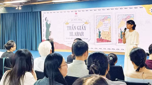 Nhà xuất bản Kim Đồng giới thiệu truyện tranh mang bản sắc Tây Nguyên. (Ảnh: MAI LỮ)