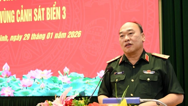 Trung tướng Lê Quang Đạo, Phó Tổng Tham mưu trưởng Quân đội nhân dân Việt Nam, phát biểu tại buổi làm việc.