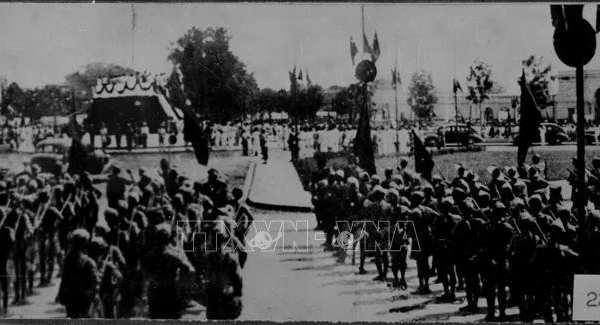 Đông đảo người dân tập trung tại Quảng trường Ba Đình nghe Chủ tịch Hồ Chí Minh đọc bản Tuyên ngôn độc lập sáng 2/9/1945. (Ảnh tư liệu: TTXVN)