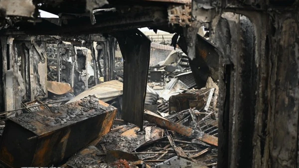 Cảnh đổ nát sau vụ tấn công vào trung tâm cai nghiện ở Kabul, Afghanistan, ngày 17/3/2026. (Nguồn: THX/TTXVN)