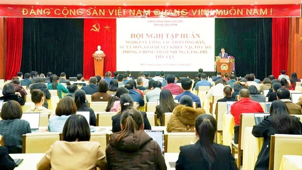 Thanh tra tỉnh Thái Nguyên coi trọng bồi dưỡng chuyên môn, nghiệp vụ, đạo đức cho đội ngũ cán bộ.