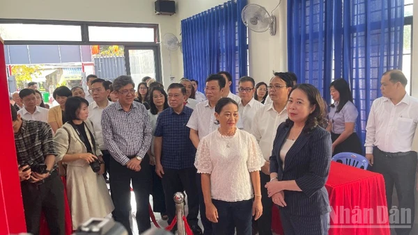 Đoàn giám sát kiểm tra tại Tổ 16.