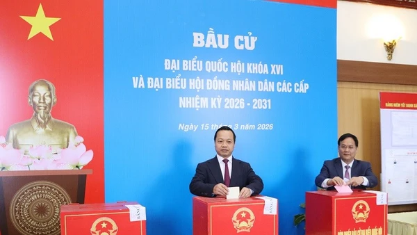 Bí thư Tỉnh ủy Điện Biên Trần Tiến Dũng bỏ phiếu bầu đại biểu Quốc hội và đại biểu Hội đồng nhân dân các cấp, nhiệm kỳ 2026-2031.