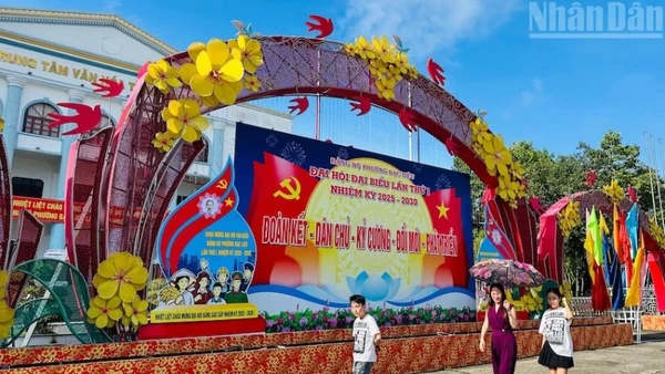 Từ phường Bạc Liêu đến các xã vùng xa, vùng ven biển không khí chuẩn bị Đại hội Đảng bộ cơ sở diễn ra khẩn trương, chu đáo, nhưng không phô trương, thiết thực, tiết kiệm. (Ảnh: TRỌNG DUY)