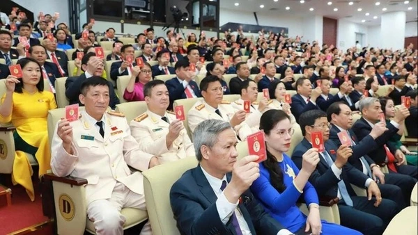 Trao Giải Cuộc Thi Và Triển Lãm Ảnh Nghệ Thuật Cấp Quốc Gia “Tổ Quốc Bên Bờ Sóng” Lần Thứ Iii Các Đại Biểu Dự Đại Hội Đại Biểu Đảng Bộ Tỉnh Thái Nguyên Khóa I, Nhiệm Kỳ 2025-2030. (Ảnh: Thế Bình-Tuấn Sơn)