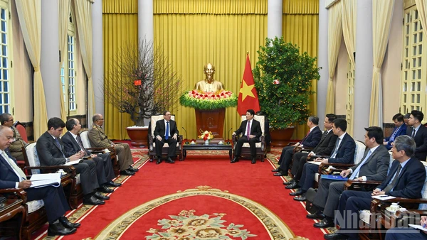 Chủ tịch nước Lương Cường tiếp Đặc phái viên Rodriguez Parrilla tại Phủ Chủ tịch.