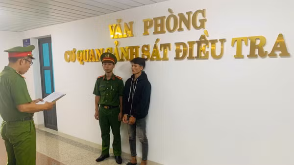 Công an tỉnh Lâm Đồng đã thi hành Lệnh bắt bị can để tạm giam đối với Nguyễn Da Huy.