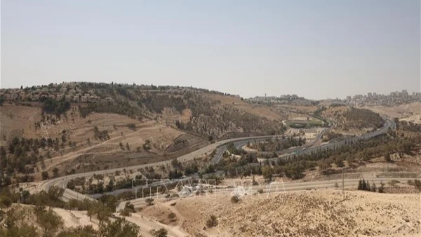 Một khu định cư của Israel ở Bờ Tây. (Ảnh: THX/TTXVN)