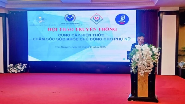 Hội thảo cung cấp nhiều kiến thức thiết thực, bổ ích về chăm sóc sức khỏe cho phụ nữ.