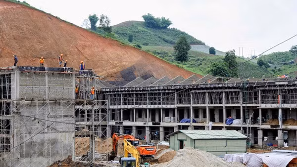Trên địa bàn tỉnh Điện Biên hiện có nhiều dự án xây dựng Trường nội trú liên cấp cũng cần nguồn cung vật liệu lớn.