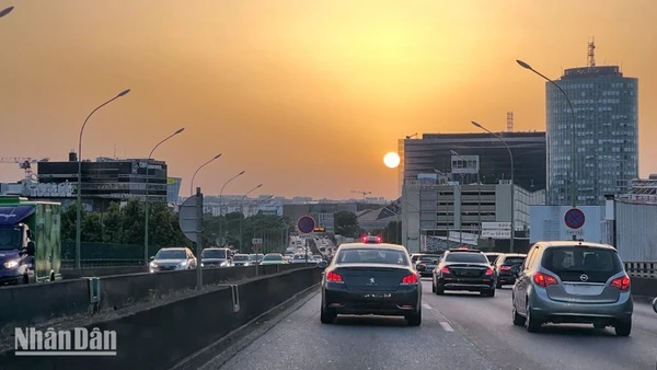 Liên minh châu Âu đã đặt mục tiêu ngừng bán các loại xe hạng nhẹ sử dụng động cơ đốt trong vào năm 2035. (Ảnh: KHẢI HOÀN)