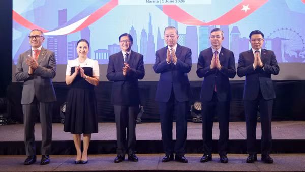 Tổng Bí thư, Chủ tịch nước Tô Lâm và Tổng thống Philippines Ferdinand Romualdez Marcos Jr. cùng các đại biểu dự Diễn đàn Doanh nghiệp Việt Nam-Philippines. (Ảnh: TTXVN)