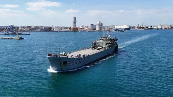 Các tàu chở đầy thực phẩm thiết yếu và đồ dùng vệ sinh cá nhân đến Cuba. (Ảnh: Semar)