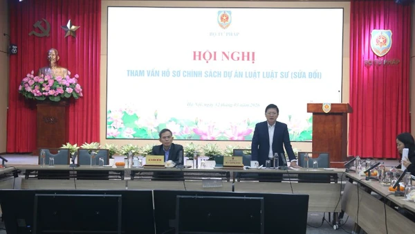 Thứ trưởng Tư pháp Mai Lương Khôi phát biểu khai mạc hội nghị. (Ảnh: TL)