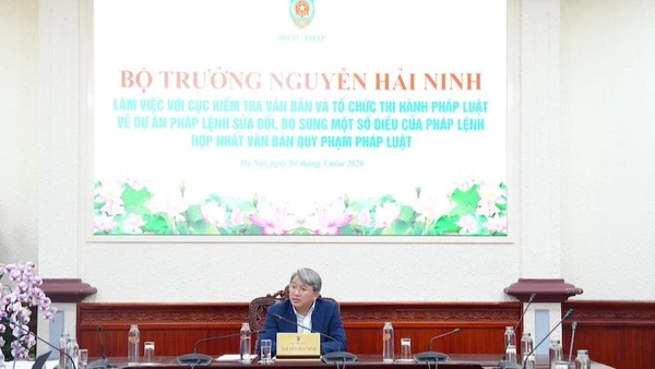 Bộ trưởng Tư pháp Nguyễn Hải Ninh phát biểu tại buổi làm việc. (Ảnh: TL)