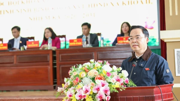 Ông Trần Văn Khải, đại biểu Quốc hội Khóa XV, Phó Chủ nhiệm Ủy ban Khoa học, Công nghệ và Môi trường của Quốc hội tiếp xúc cử tri. (Ảnh: TL)