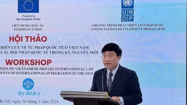Ông Nguyễn Văn Cương, Viện trưởng Chiến lược và Khoa học pháp lý, Bộ Tư pháp phát biểu khai mạc hội thảo. (Ảnh: TL)