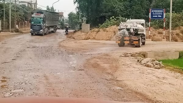 Các đơn vị cam kết, sẽ huy động xe chuyên dụng thường xuyên tưới dập bụi đường 269B.