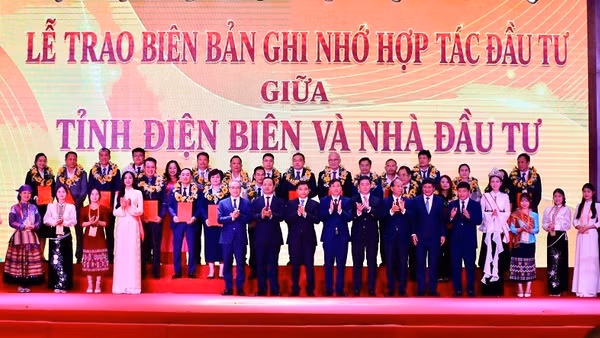 Tại Hội nghị thu hút đầu tư do tỉnh Điện Biên tổ chức (11/5/2026) có 22 nhà đầu tư đã ký kết biên bản ghi nhớ hợp tác đầu tư với tổng vốn đăng ký hơn 209.370 tỷ đồng. 
