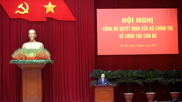 Hội nghị công bố quyết định của Bộ Chính trị về công tác cán bộ đối với 4 Đảng ủy trực thuộc Trung ương. (Ảnh: ĐĂNG KHOA)