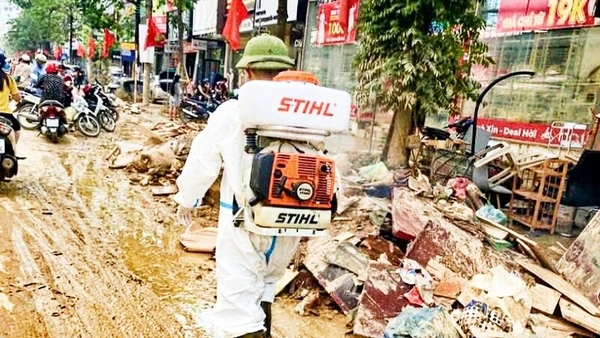 Những nơi có nguy cơ phát sinh dịch bệnh đều được ngành y tế Thái Nguyên phun hóa chất khử khuẩn.