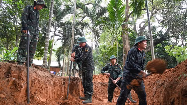 Đội quy tập hài cốt liệt sĩ, Bộ Chỉ huy Quân sự tỉnh Lào Cai tìm kiếm tại khu vực điểm cao K30.