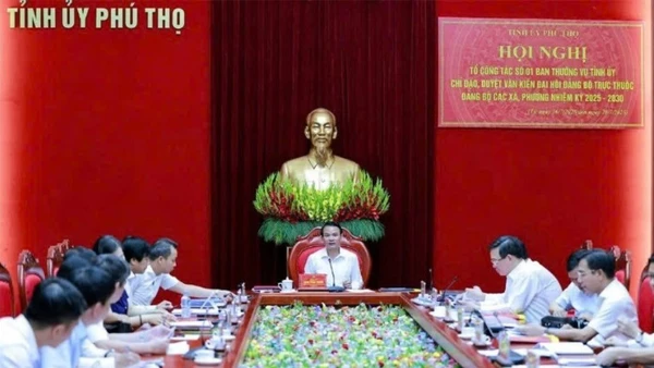 Tổ công tác số 1 của Ban Thường vụ Tỉnh ủy làm việc với đảng bộ các xã, phường về công tác chuẩn bị đại hội.