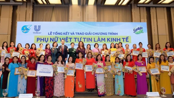 Lễ tổng kết và Trao giải Chương trình Phụ nữ Việt tự tin làm kinh tế năm 2021 do Sunlight và Hội Liên hiệp Phụ nữ Việt Nam phối hợp tổ chức.