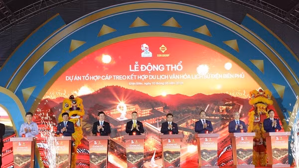 Phó Thủ tướng Nguyễn Văn Thắng cùng đại biểu ấn nút động thổ dự án tổ hợp cáp treo kết hợp du lịch văn hóa lịch sử tại Mường Phăng.