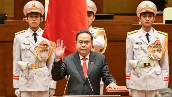 Đồng chí Trần Thanh Mẫn tuyên thệ nhậm chức Chủ tịch Quốc hội nước Cộng hòa xã hội chủ nghĩa Việt Nam khóa XVI. (Ảnh: DUY LINH)