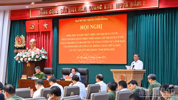 Thường trực Ban Bí thư Trần Cẩm Tú phát biểu chỉ đạo hội nghị.