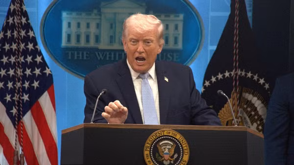 Tổng thống Mỹ Donald Trump phát biểu tại cuộc họp báo ở Nhà Trắng, Washington, D.C. (Ảnh: THX/TTXVN)