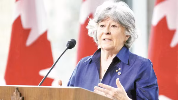 Bà Louise Arbour phát biểu sau khi được bổ nhiệm. (Ảnh: CANADIAN PRESS)