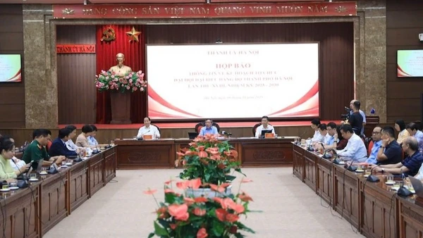 Quang cảnh buổi họp báo.