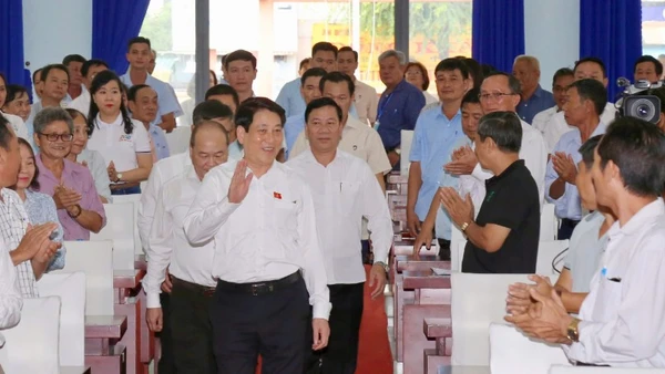 Chủ tịch nước Lương Cường tiếp xúc cử tri Thành phố Hồ Chí Minh. (Ảnh: XUÂN KỲ)